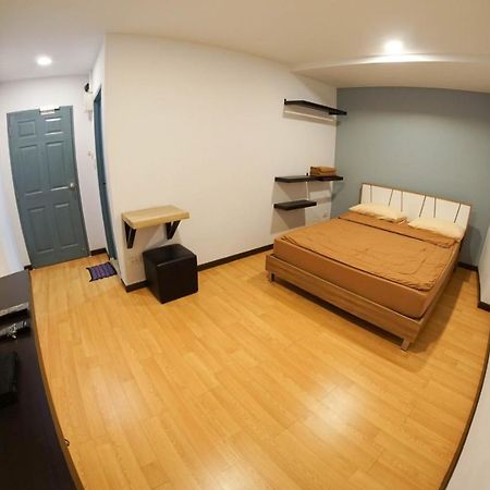 Inn Trog And Inn Soi (Adults Only) Bangkok Exterior foto